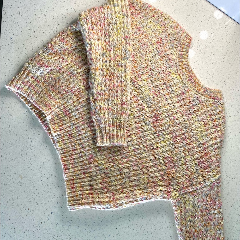Super cute multicolored sweater, perfect for fall and winter🧡